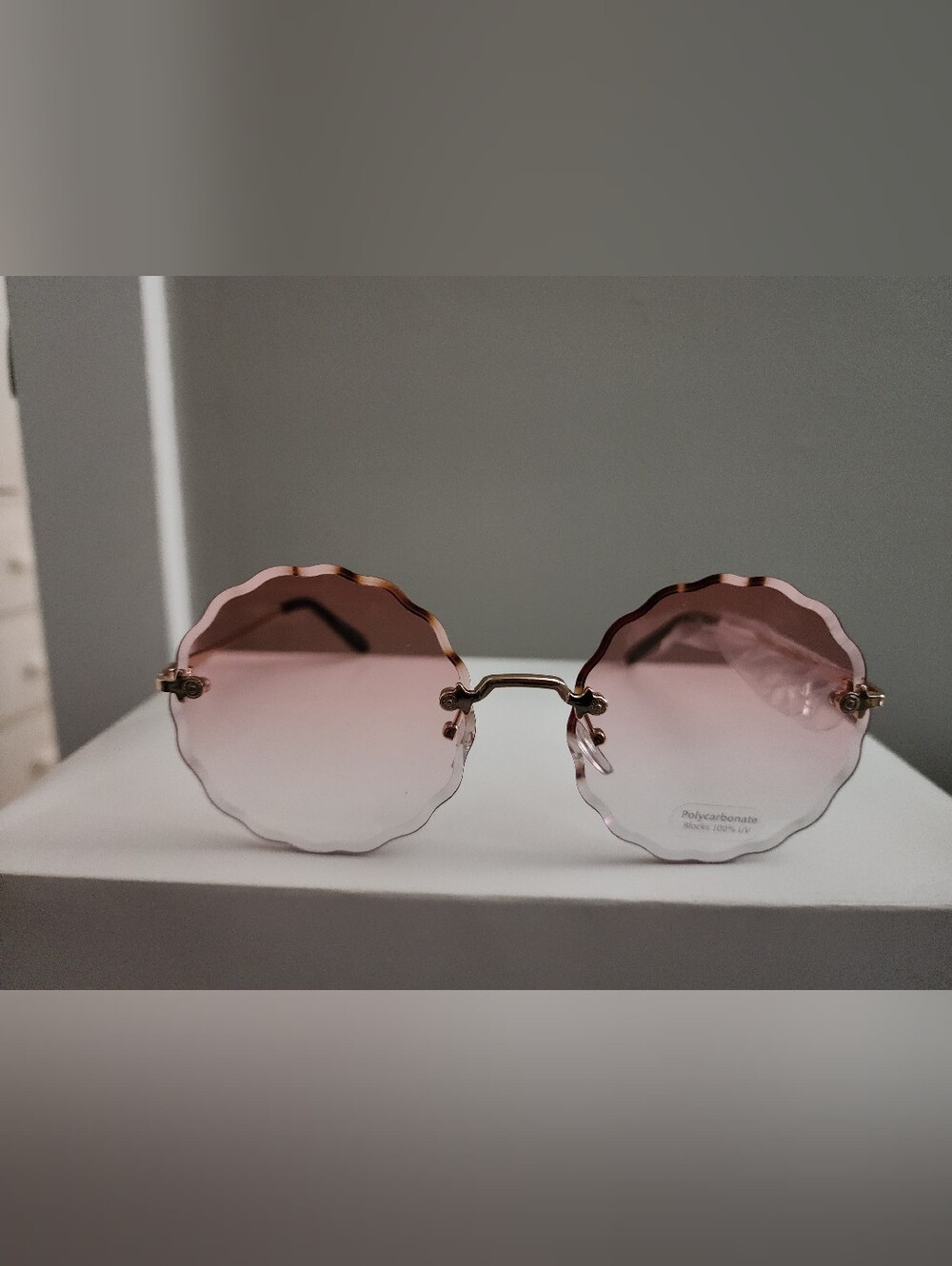 Retro Scalloped Rimless Sunglasses – Rose Gold & Pink Gradient Lenses